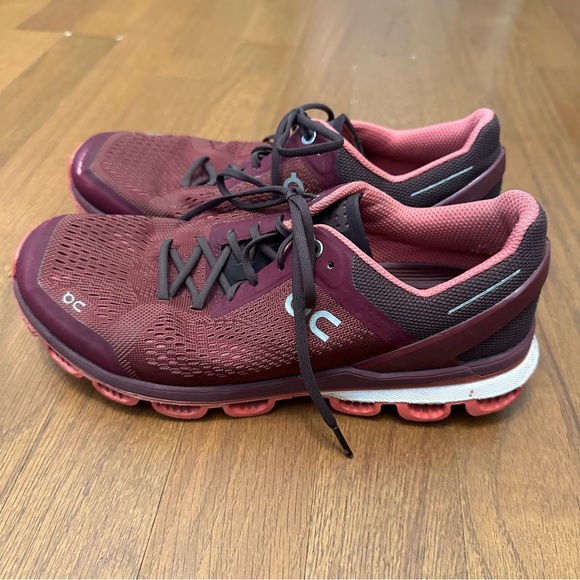 On Clouds Cloudsurfer Women’s Size 8 Shoes Maroon Peach Laceup Running Shoes - Picture 2 of 10